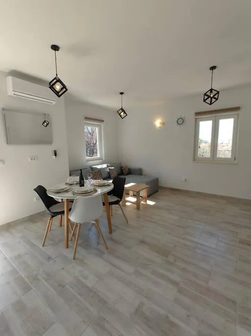 Apartment Marija, New 1Bd Apt With Free Parking Split
